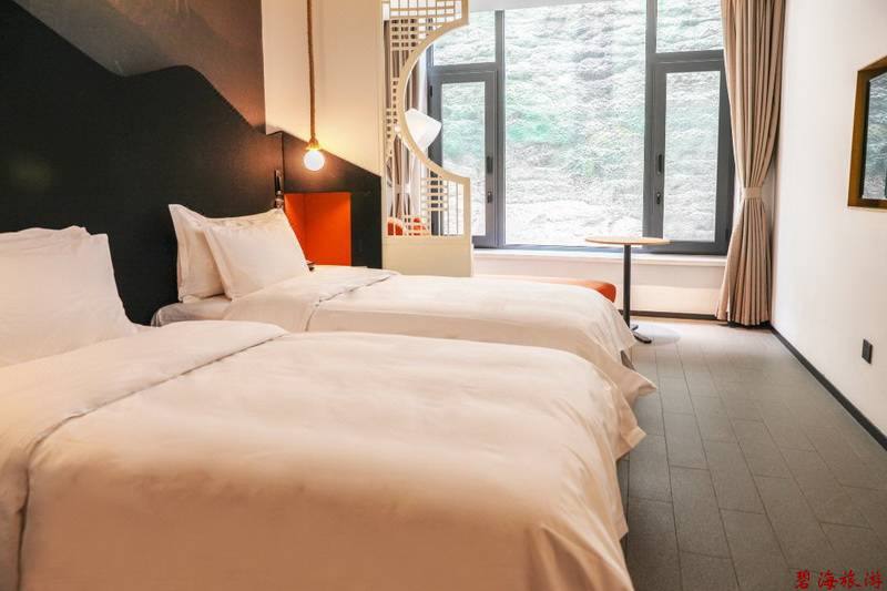 承德金山嶺長(zhǎng)城大酒店咨詢預(yù)定電話18633570222 15703350808