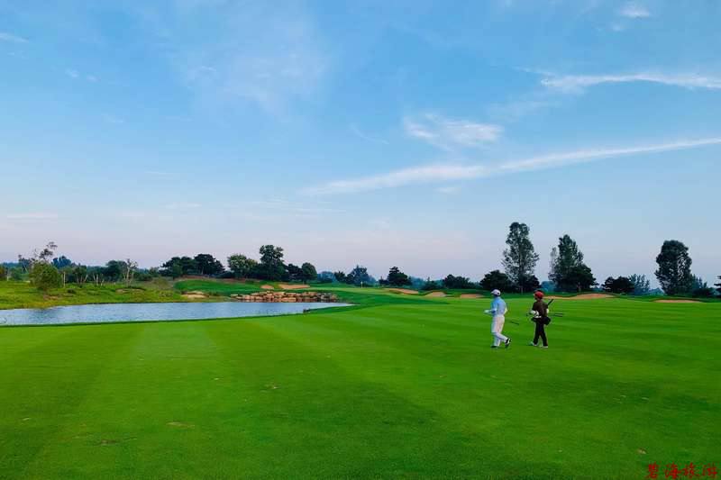 北戴河松石高爾夫/保利國際高爾夫/榮盛森林高爾夫俱樂部球場聯(lián)合優(yōu)惠預(yù)訂18633570222  15703350808