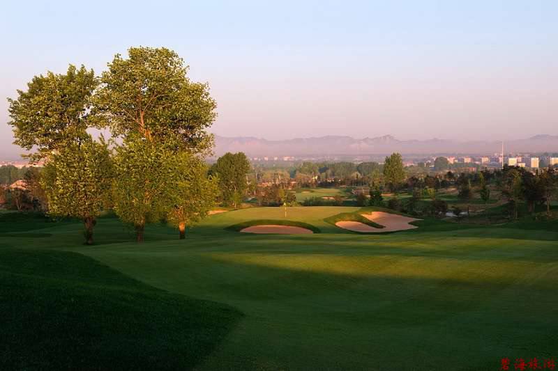 北戴河松石高爾夫/保利國際高爾夫/榮盛森林高爾夫俱樂部球場聯(lián)合優(yōu)惠預(yù)訂18633570222  15703350808